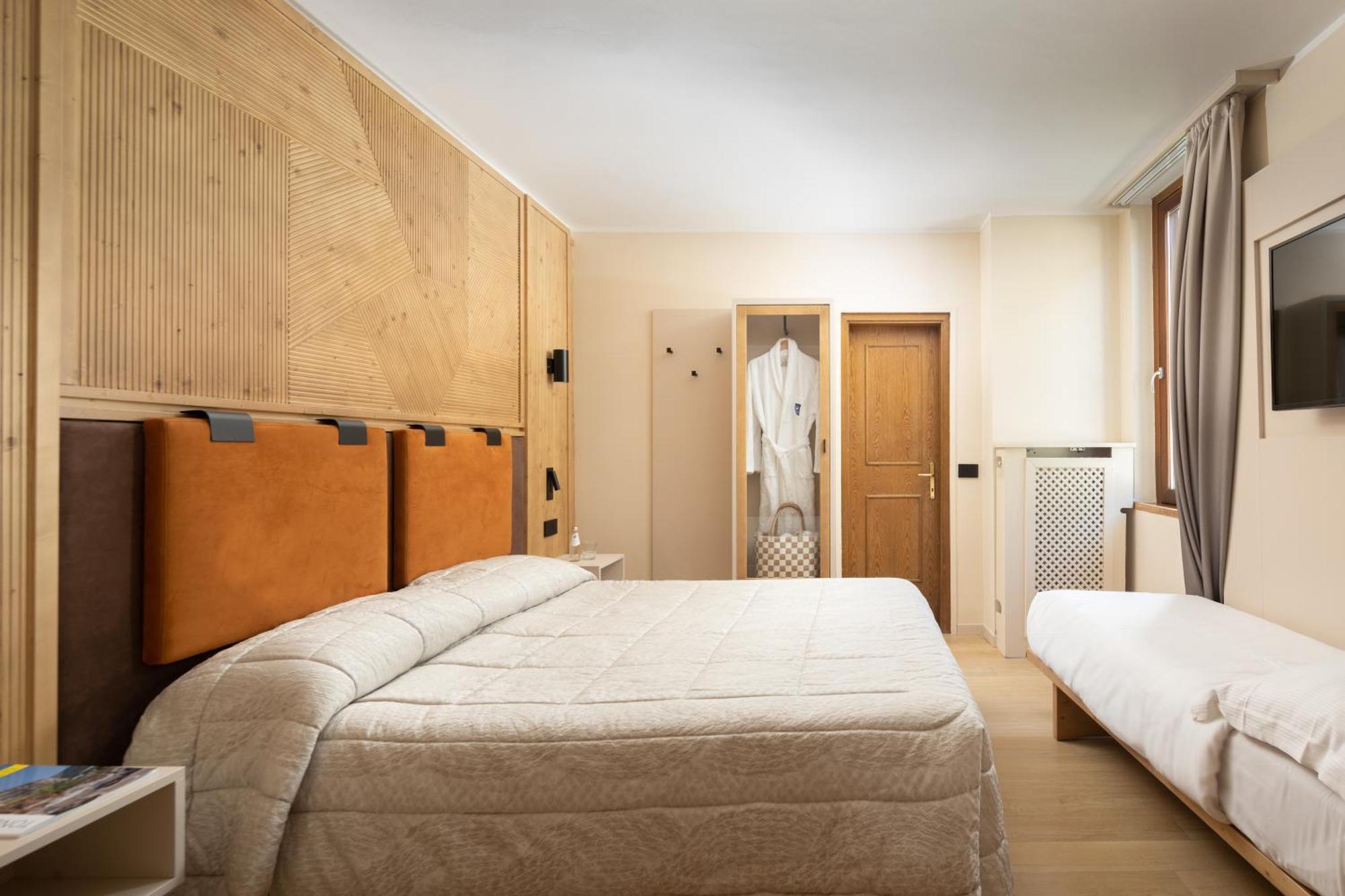 Hotel Splendid مادونا دي كامبيليو المظهر الخارجي الصورة
