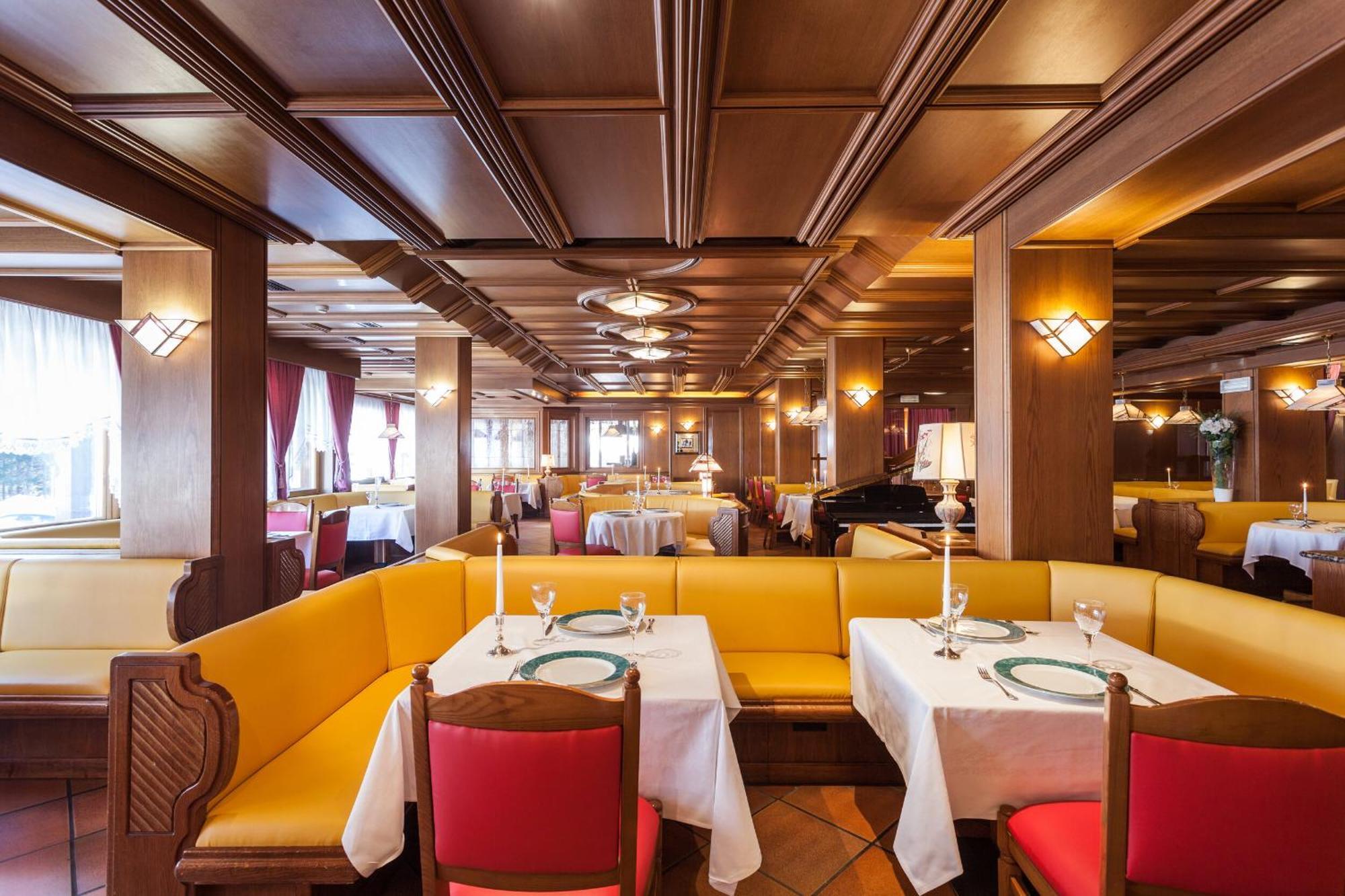 Hotel Splendid مادونا دي كامبيليو المظهر الخارجي الصورة